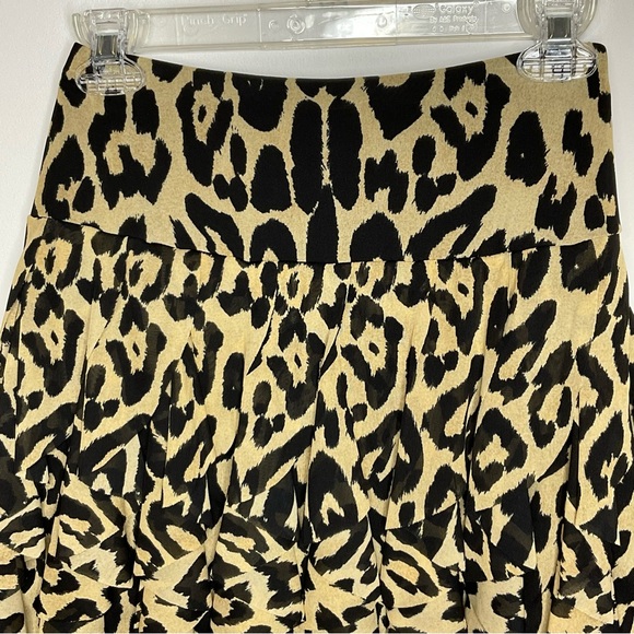 💚 INC. SKIRT - GREAT CONDITION❣️ FLIRTY & FUN 18” LENGTH 😍 - Picture 4 of 8